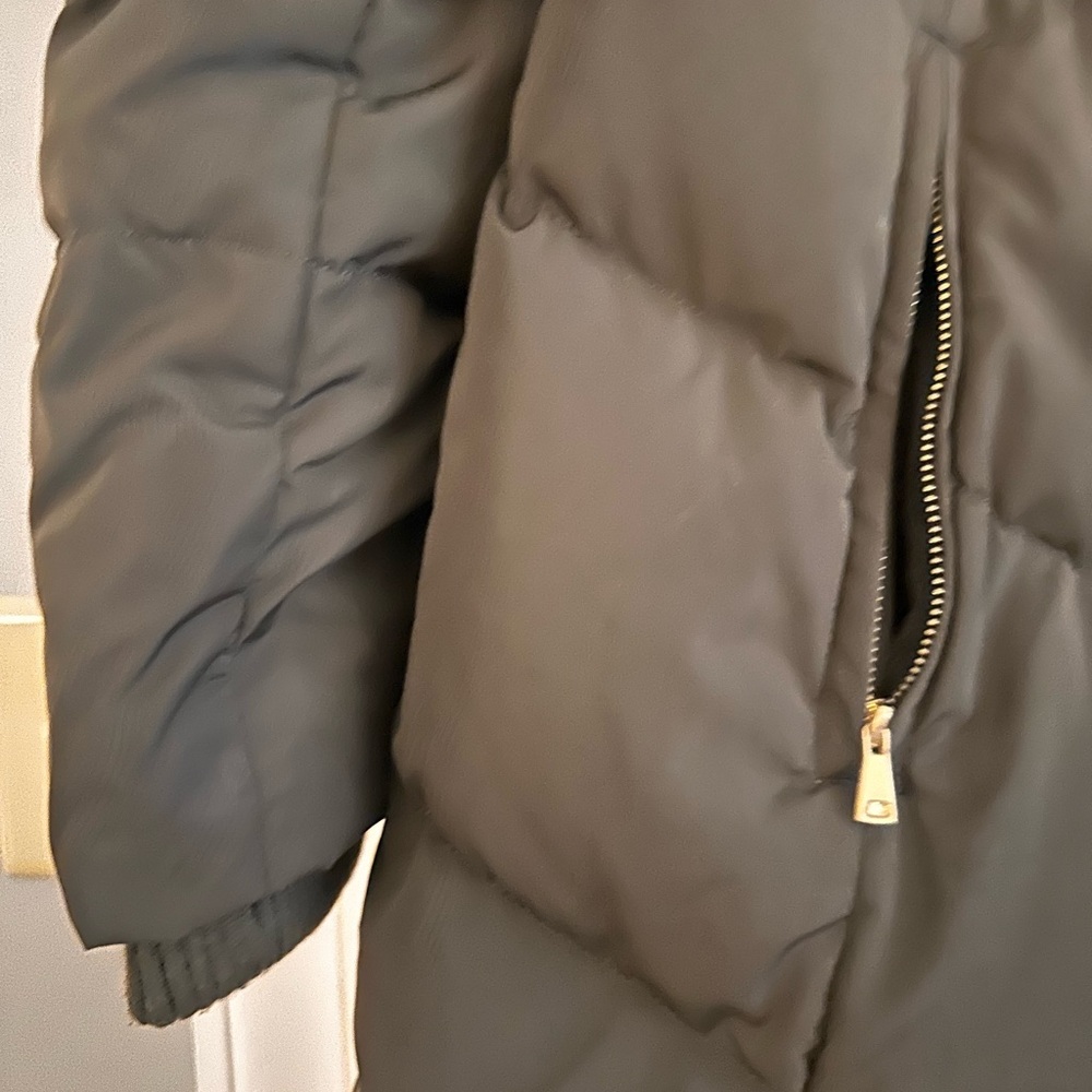 Women's Quilted Puffer Coat - Olive Green - Picture 3 of 5